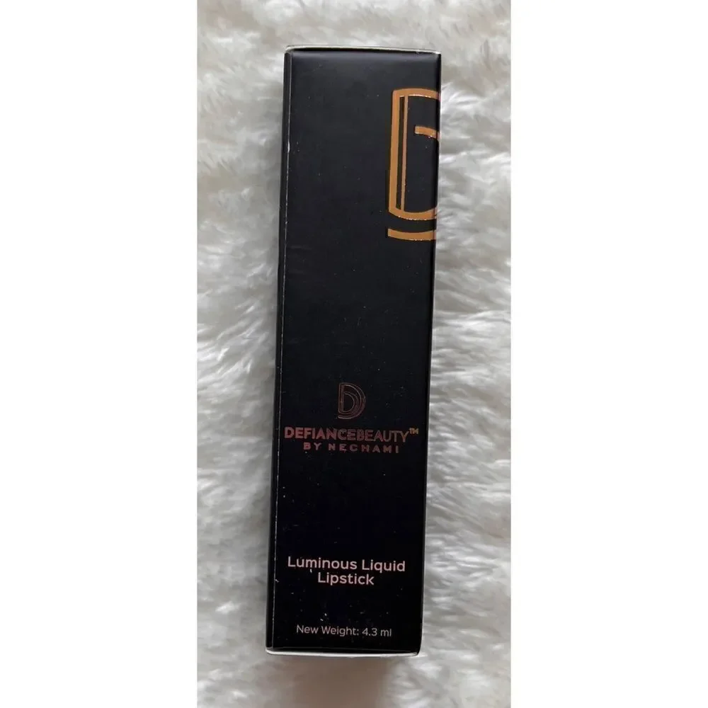 NIB DEFIANCE BEAUTY by Nechami Luminous Liquid Lipstick in Iconic, 4.3 ml